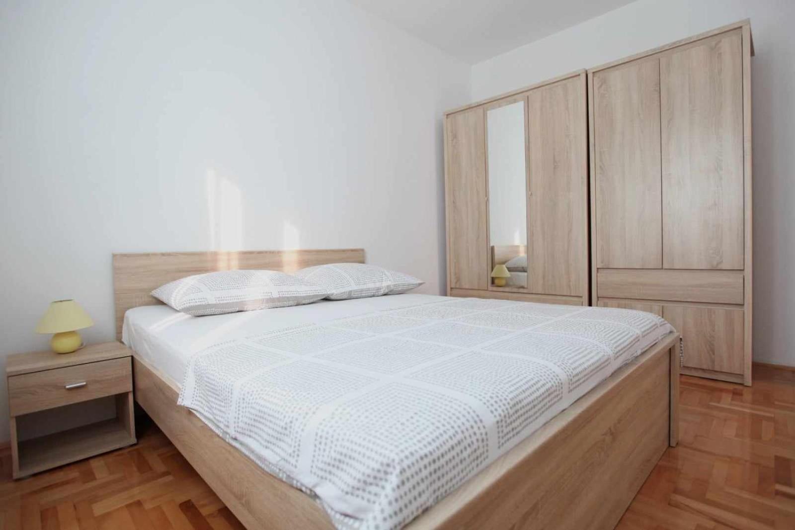 Apartmani Ivana Trogir Zewnętrze zdjęcie