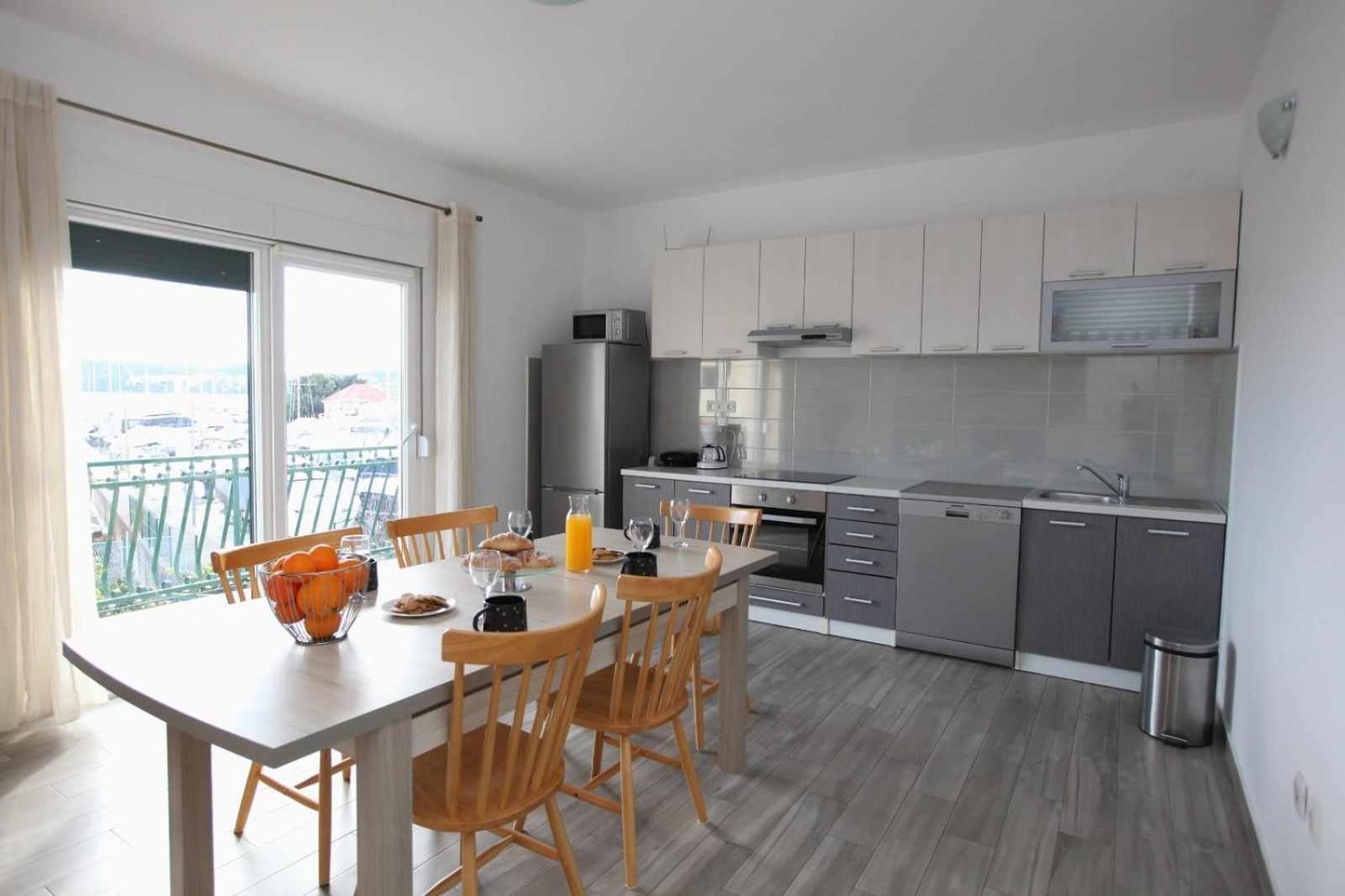 Apartmani Ivana Trogir Zewnętrze zdjęcie