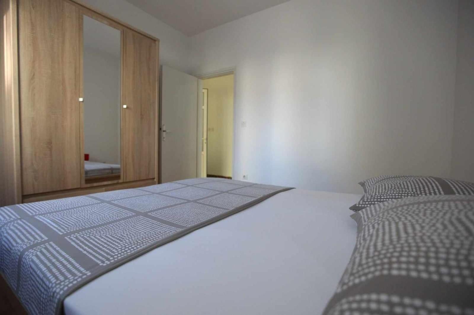 Apartmani Ivana Trogir Zewnętrze zdjęcie