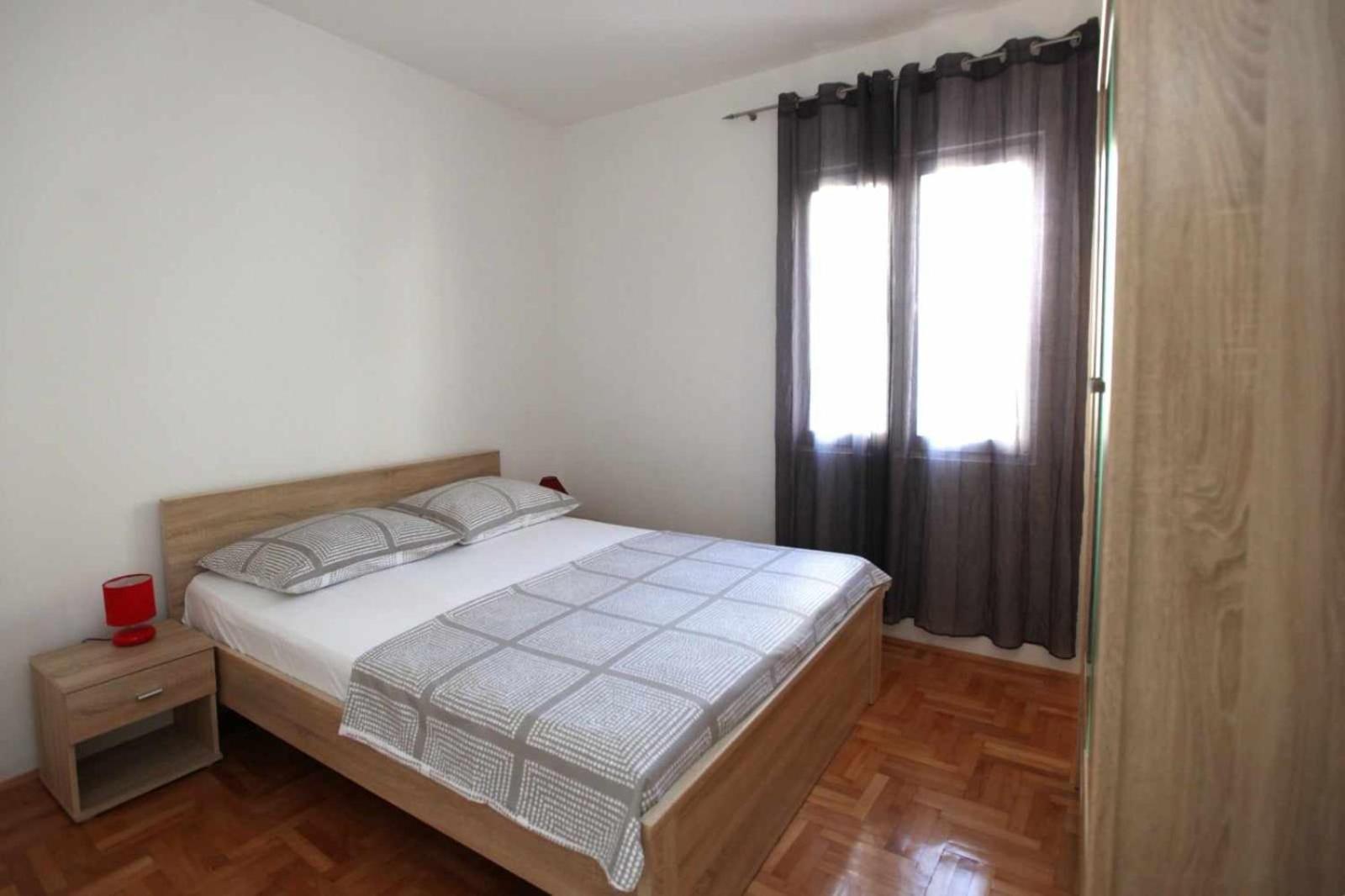Apartmani Ivana Trogir Zewnętrze zdjęcie